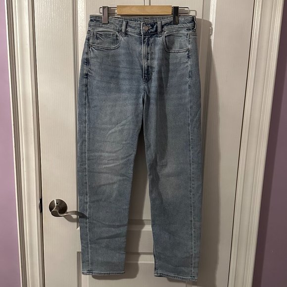 American Eagle Mom Straight Jean Blue/Light Aglow (Size 6 Regular) - Picture 1 of 5